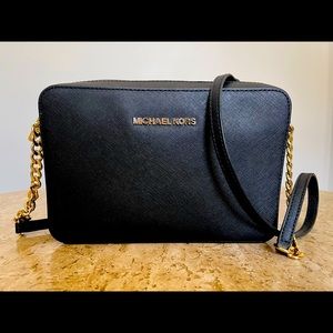 Authentic Michael Kors Crossbody!